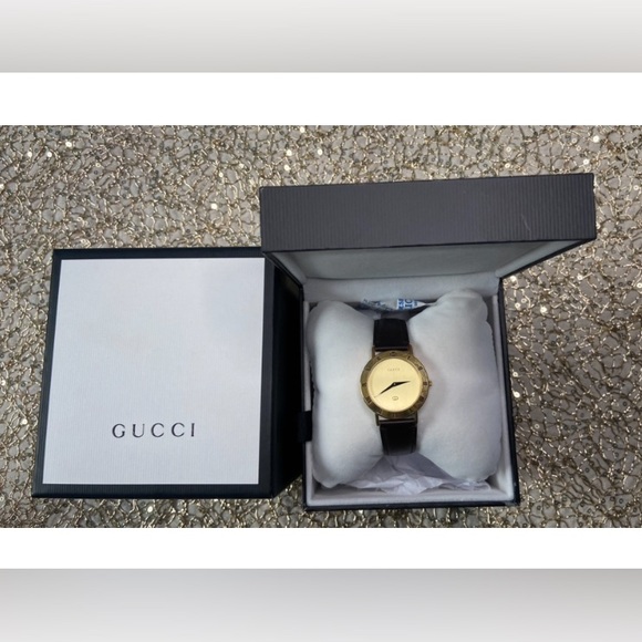 GUCCI ❤️❤️ AUTHENTIC WOMENS WATCH - Picture 2 of 9